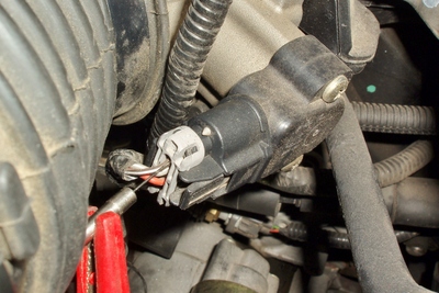 photo 1: the throttle sensor is a handy point at which to check for the presence of reference voltage.